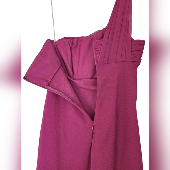DAVIDS BRIDAL Magenta One shoulder chiffon gown, size 2 - Picture 5 of 7